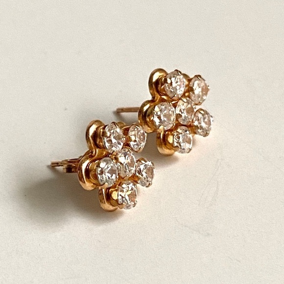 Vintage 10K Gold CZ Flower Earrings Stud Cubic Zirconia Faux Diamond Cluster - Picture 6 of 9